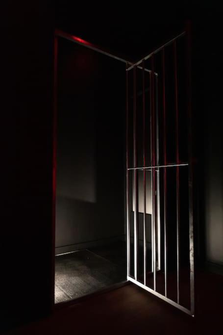 Loveroom O Diable Des Plaisirs Avec Jacuzzi 투르쿠앵 외부 사진
